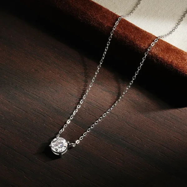 VVS1 Moissanite Pendant - Image 2