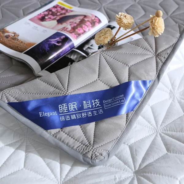 Waterproof Mattress Thickened Cotton Protective Pad For Bedwetting Pad Thickened Cotton For Baby Children Elderly Women Care - Image 3
