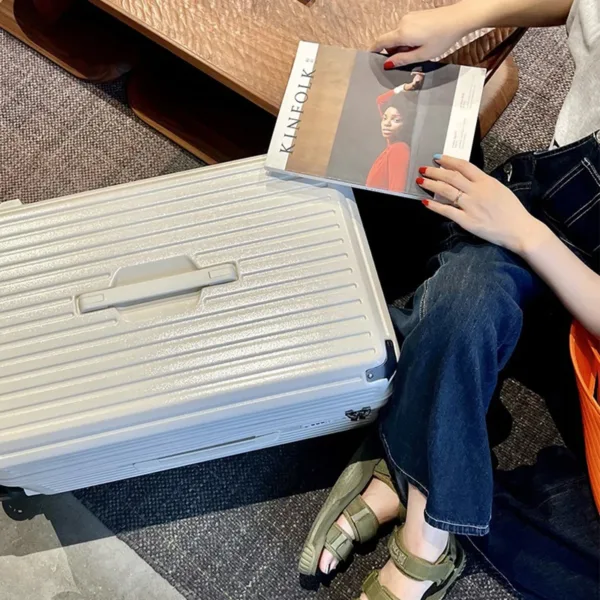 Large Capacity Travel Suitcase - Image 6