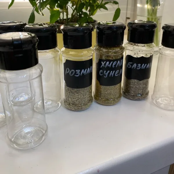 100MLSeasoning Shaker Bottles Plastic Spices Condiment Jar Salt Pepper Boxes for Kitchen Gadget Tool organizer storage container - Image 3
