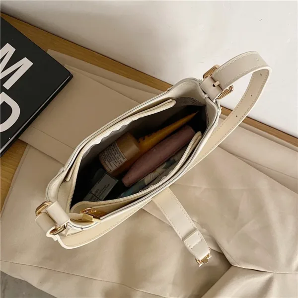 Elegant Designer Shoulder Bags - Image 4