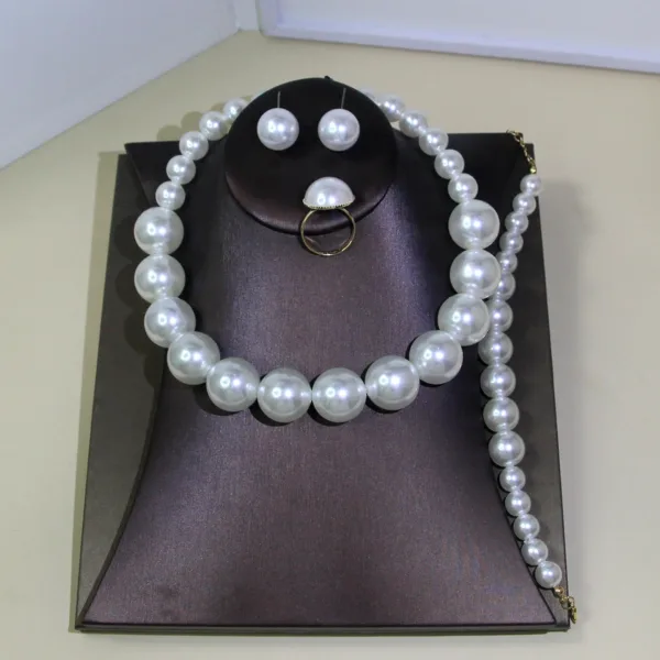 Vintage Pearl Jewelry Set - Image 5